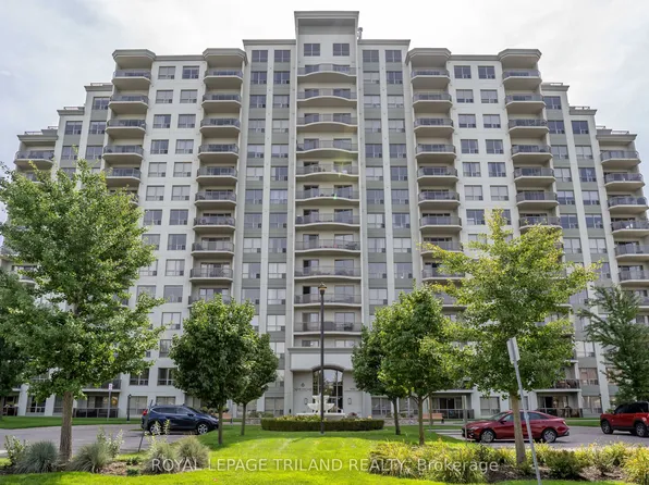 1030 Coronation Dr #812, London, ON N6G 0G5