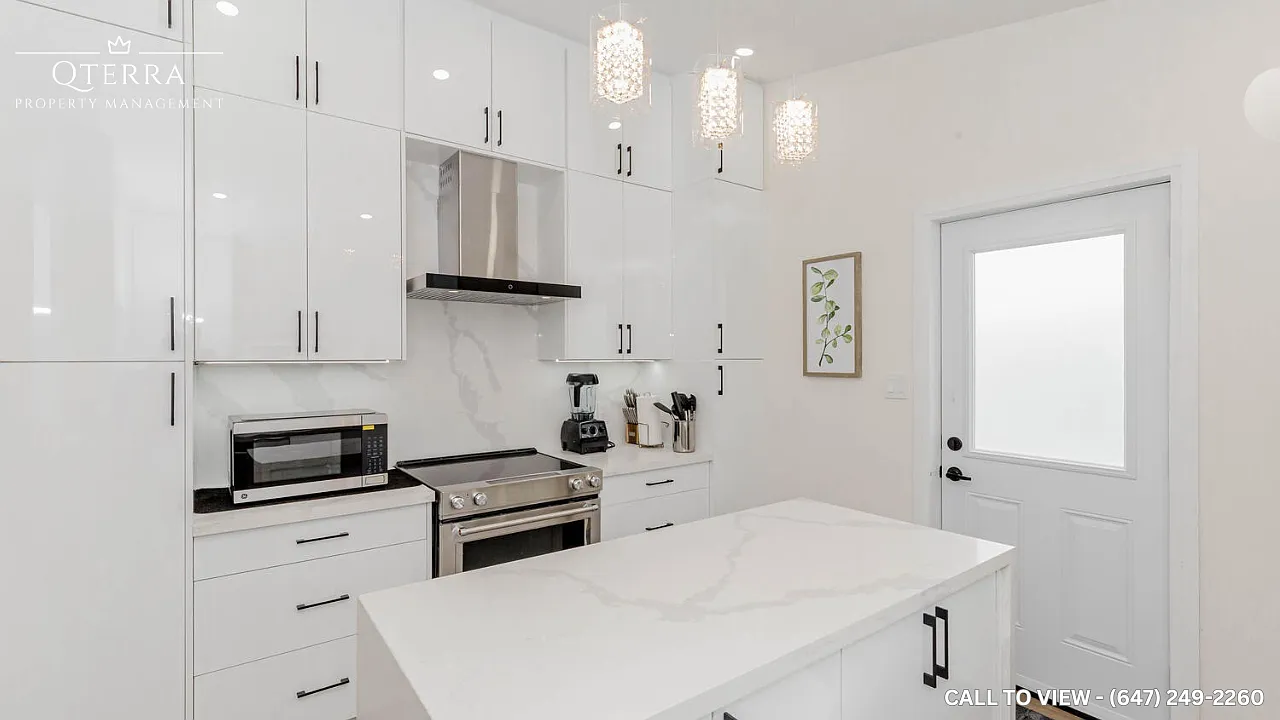 3 bed, 1400 sqft, $2,995 — Photo 2
