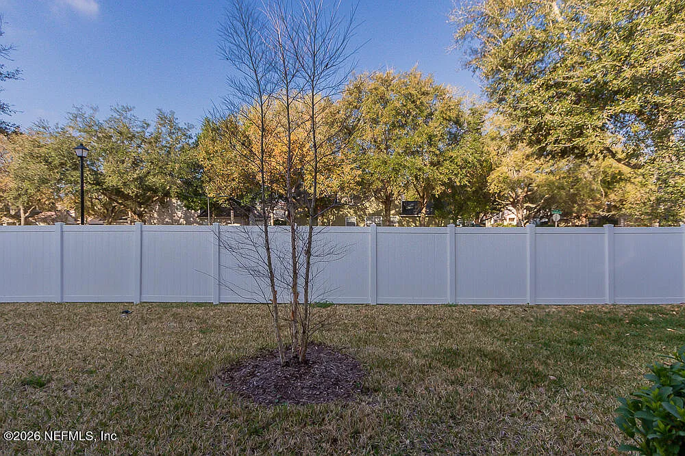 2 bed, 2.5 bath, 1165 sqft, $1,800 — Photo 4