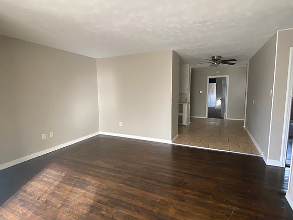 3rd image of 1504 Sunset Blvd