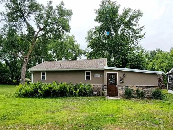 401 1st St N, Waterville, MN 56096