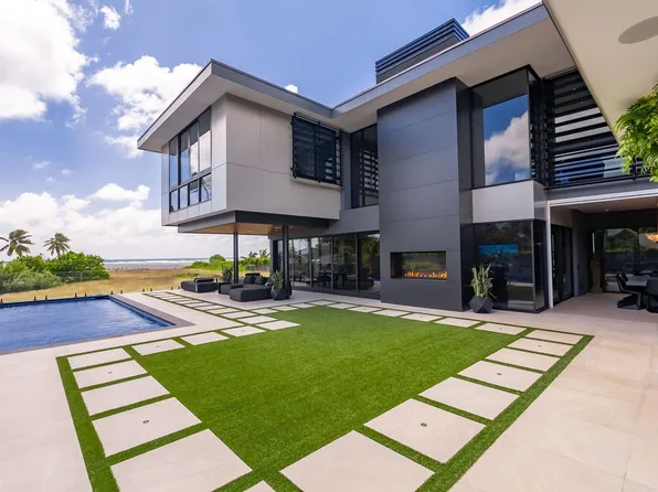 5295 Kalanianaole Hwy #2, Honolulu, HI 96821