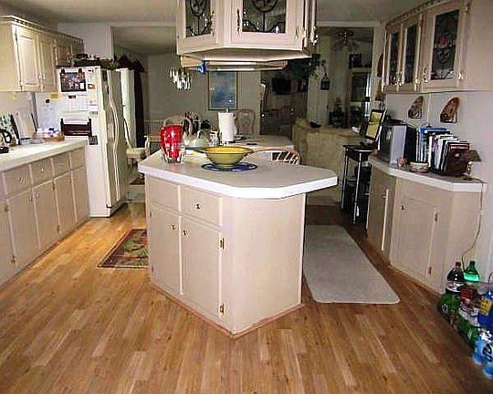 4th image of 423 Canterbury Ln