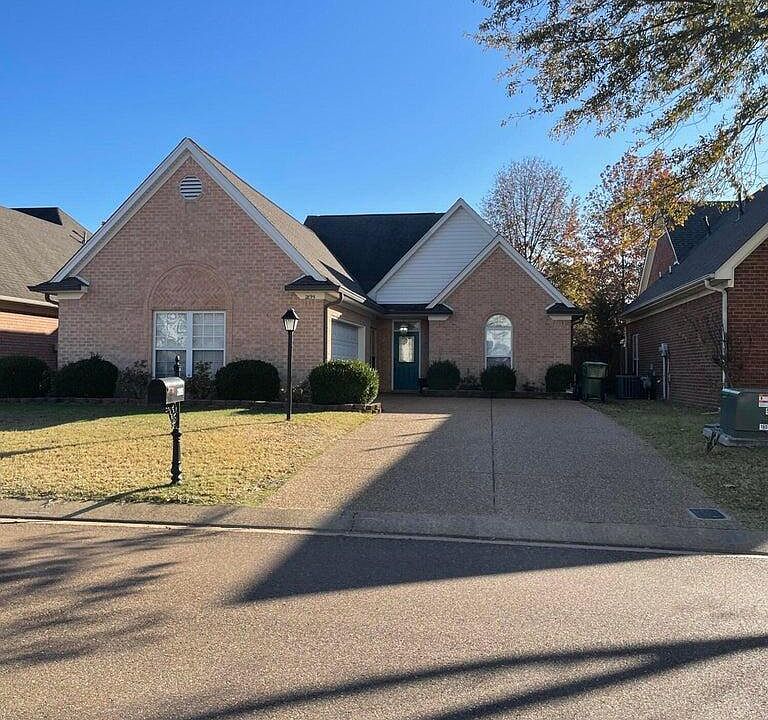 1st image of 2895 Liverpool Ln