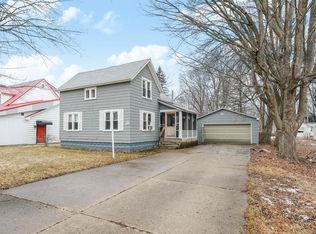 438 W Slosson Ave, Reed City, MI 49677