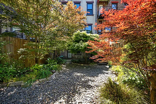 Sold by Corcoran | media 7