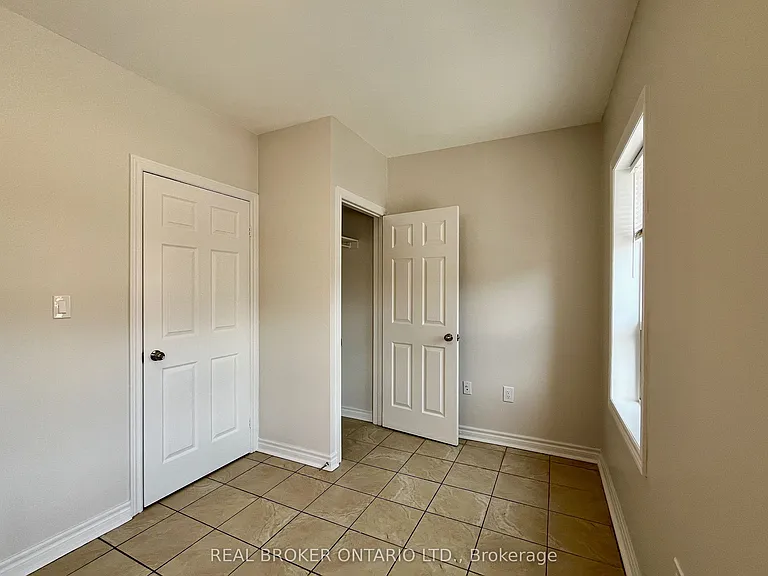 1228 Danforth Ave #1 — Photo 7