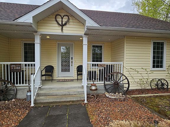 4th image of 7 Andrew Dr