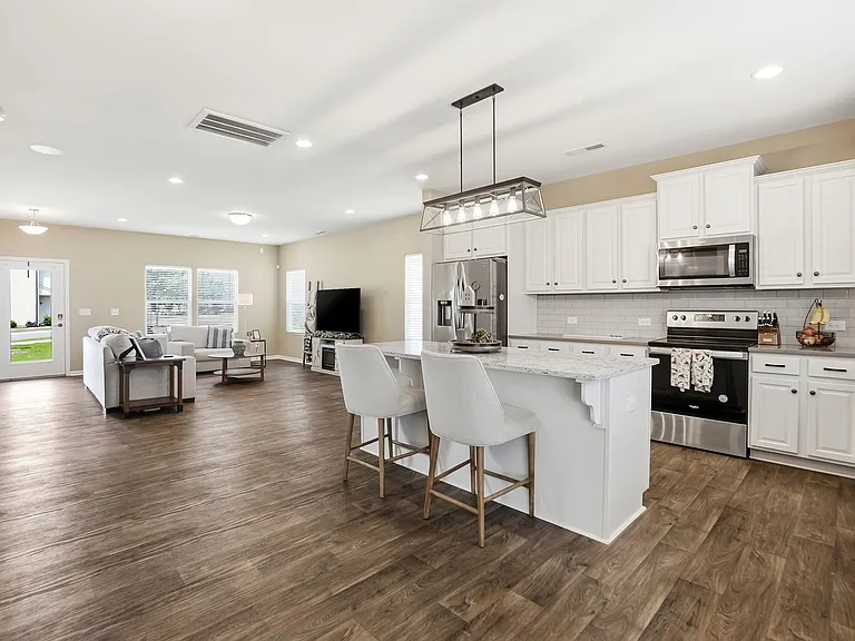 1831 Savannah Ln — Photo 9