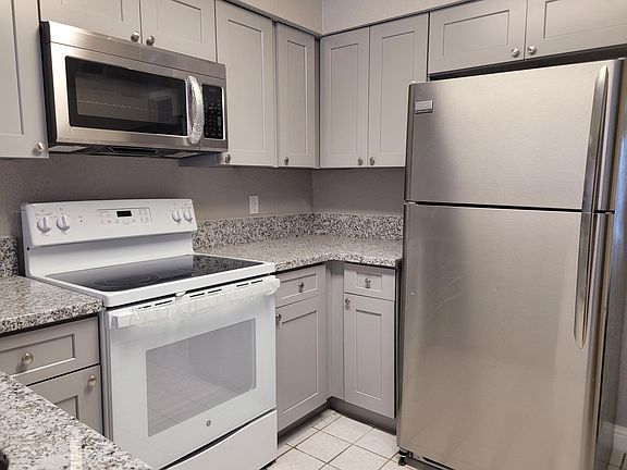 3rd image of 202-9201 Clarewood Dr #202