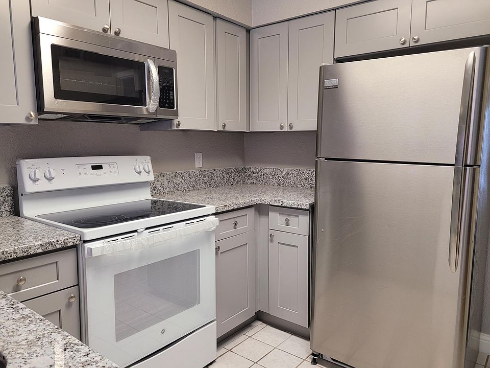 1st image of 9215 Clarewood Dr #202
