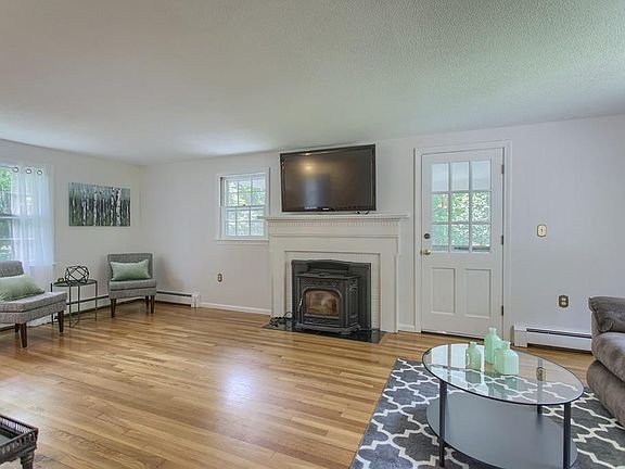 4th image of 111 Marian Dr