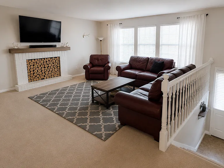 5655 Village Way — Photo 4