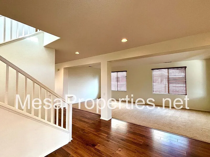 4 bed, 3.5 bath, 3591 sqft, $2,950 — Photo 4