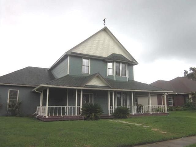 1st image of 1400 Twin Oaks Cir