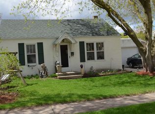 1368 Vanderbraak St, Green Bay, WI 54302