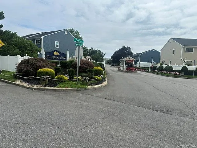 3 bed, 2.5 bath, 1452 sqft, $5,200 — Photo 2