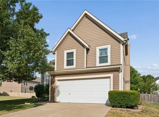 15785 S Locust St, Olathe, KS 66062