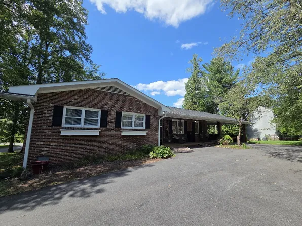 3201 Lakeview Pkwy, Locust Grove, VA 22508