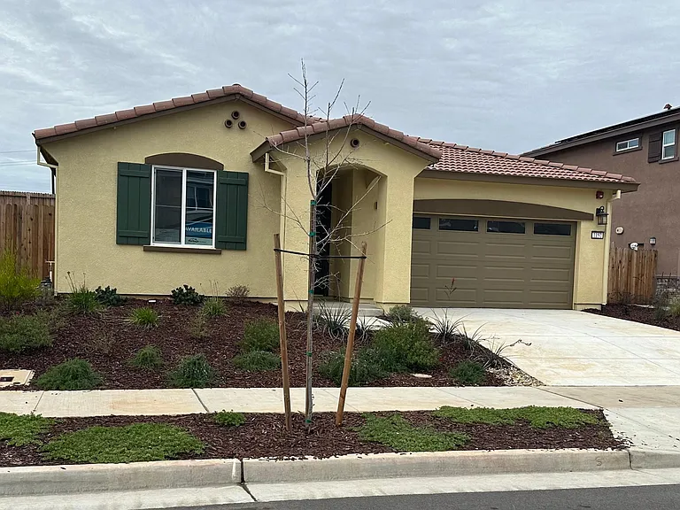 1152 Ramos Dr — Photo 1