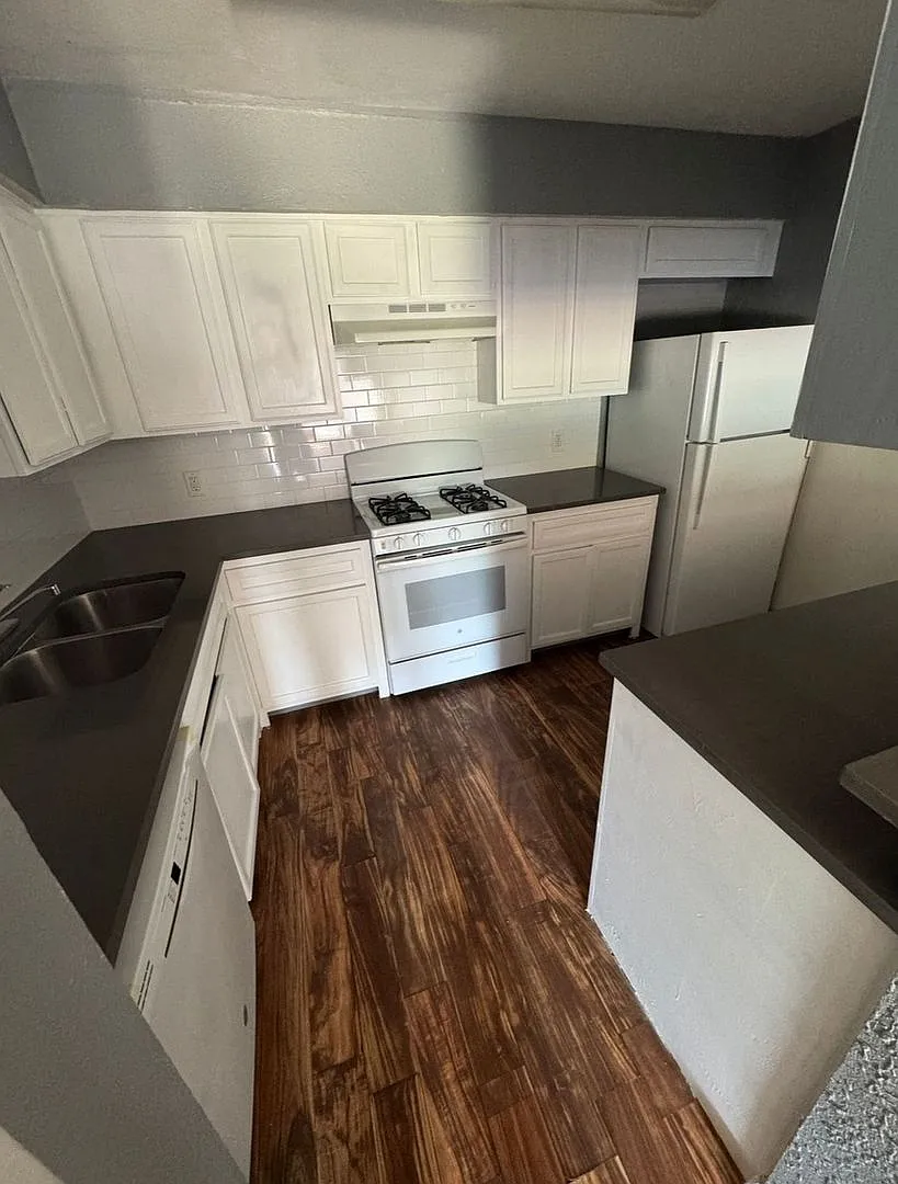 Building Photo - 526 Wilkes St #5
