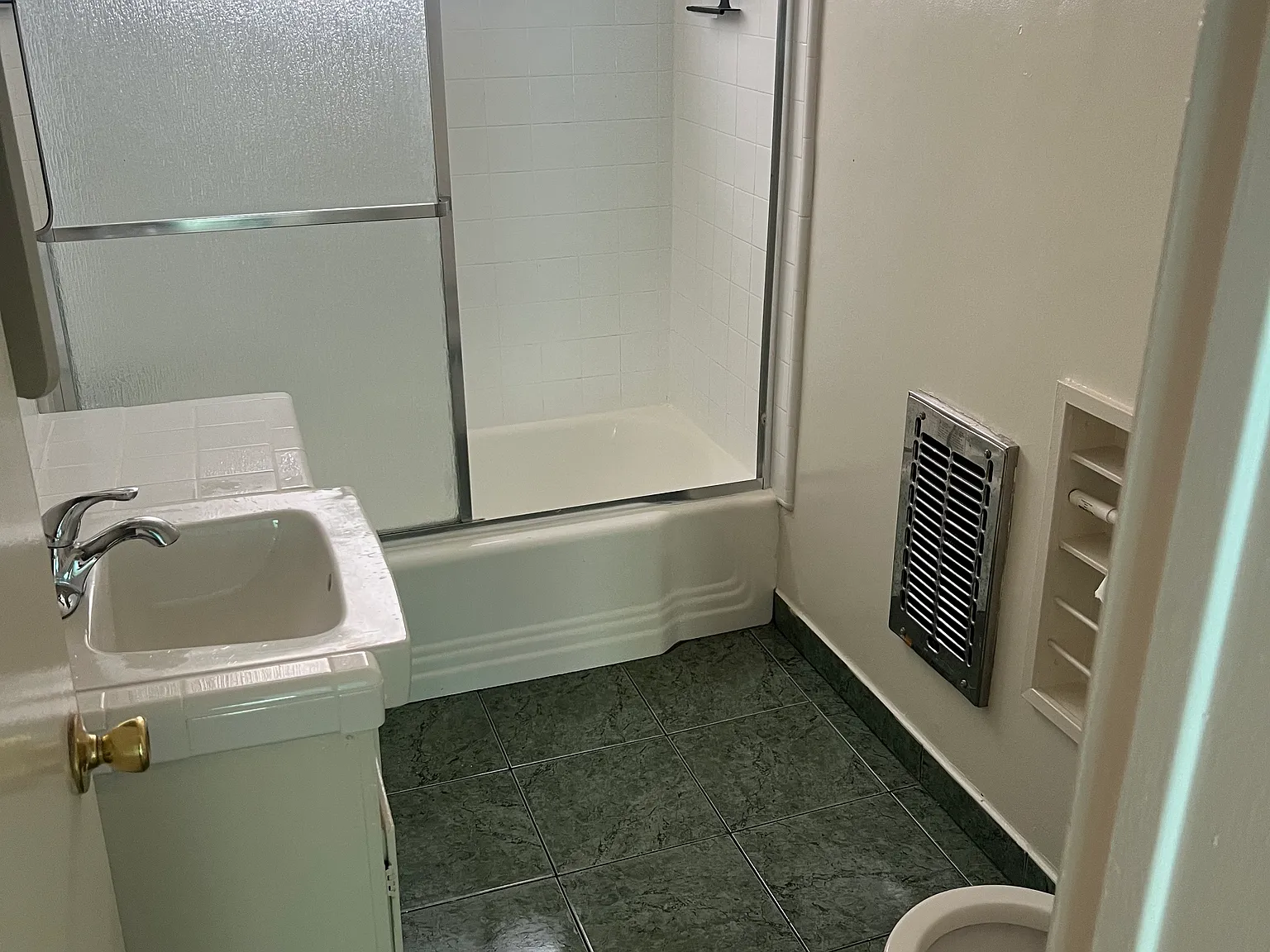 1 bed, 750 sqft, $1,950 — Photo 3