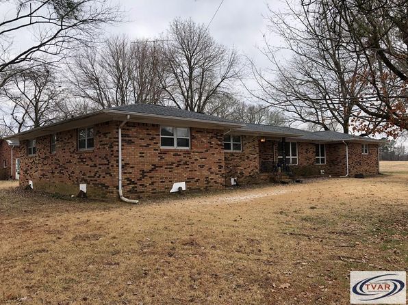233 W Chestnut St, Puryear, TN 38251