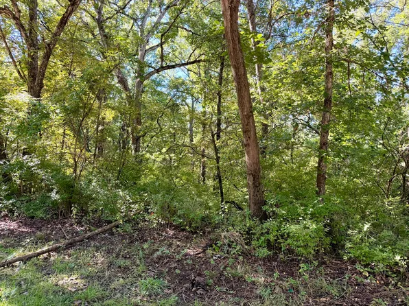 809 Missouri Dr, Dixon, IL 61021