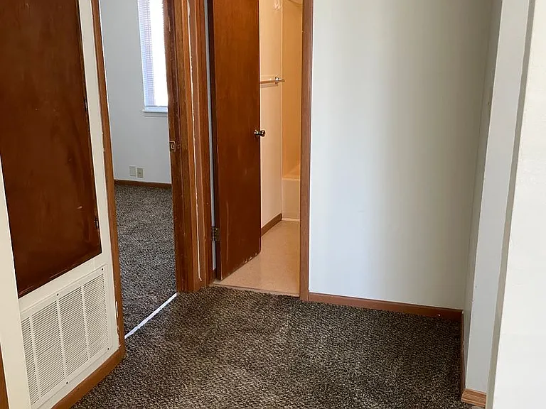 528 W. 12th St., Larned — Photo 8