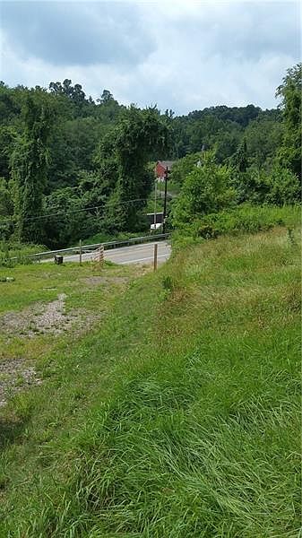 2nd image of 587 W Newton Rd