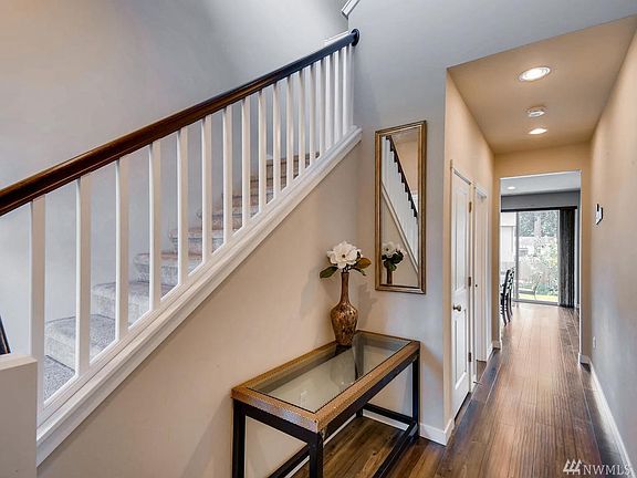5th image of 11933 47th Ave NE