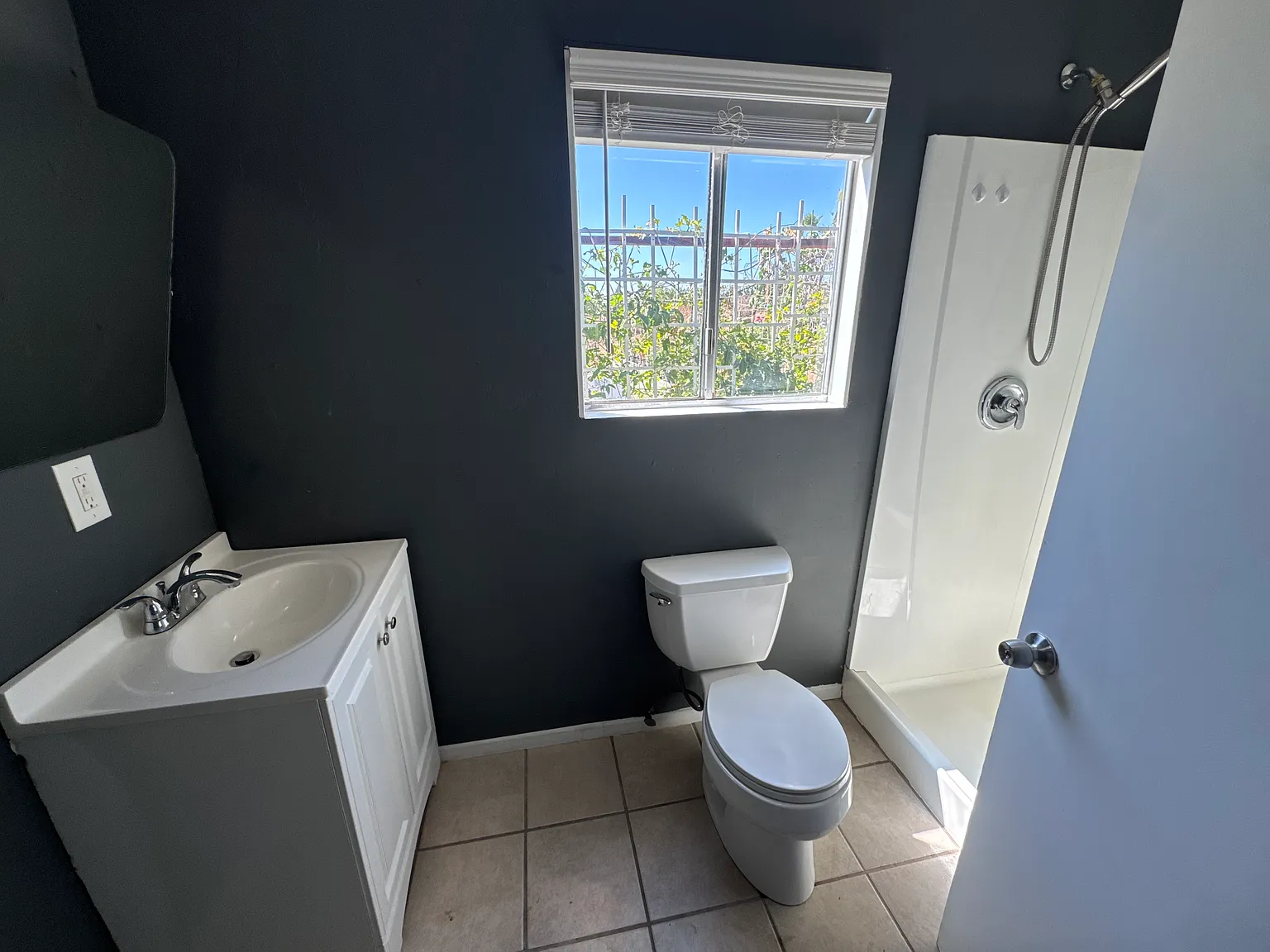 S Iris Ln, Escondido — Photo 2