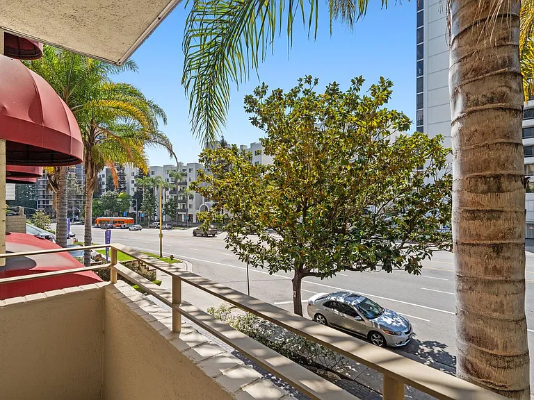 10645 Wilshire Blvd #101 — Photo 8