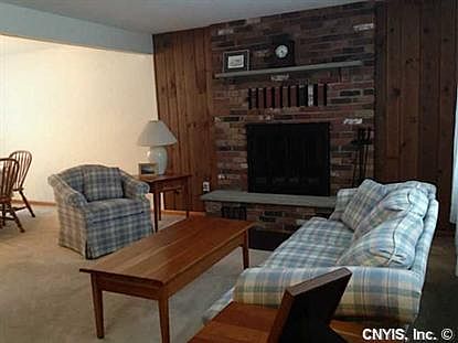 2nd image of 104 Teaslewood Ln