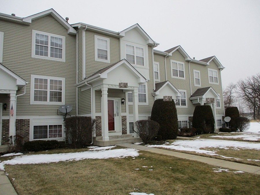 2nd image of 644 Holiday Ln