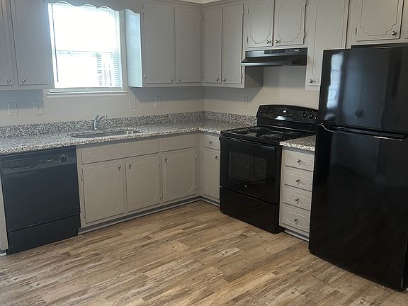 5th image of 3324 Royster Ln APT B