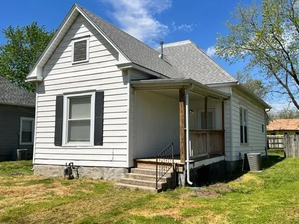 210 W 4th St, Coffeyville, KS 67337