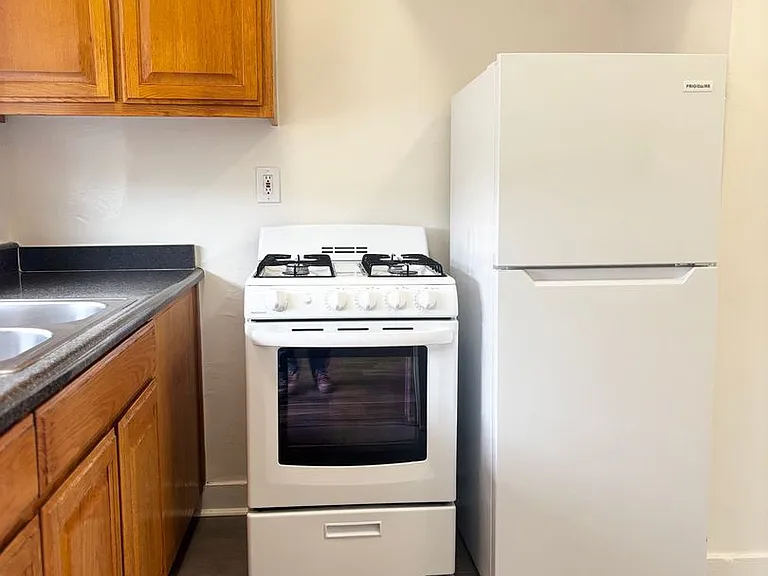 Ave 63 Apartments — Photo 17