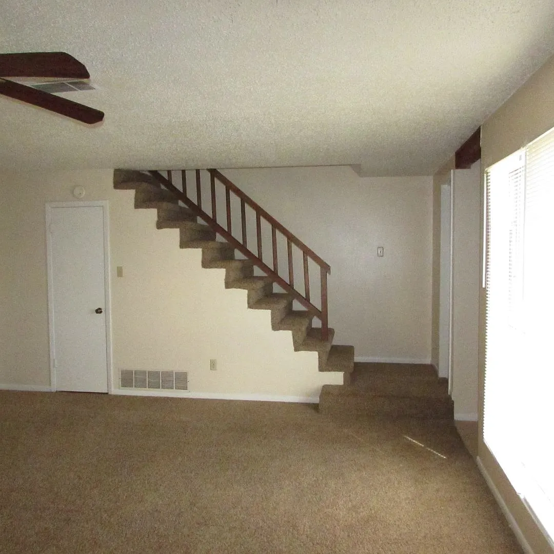 3008 Chaucer Dr — Photo 3