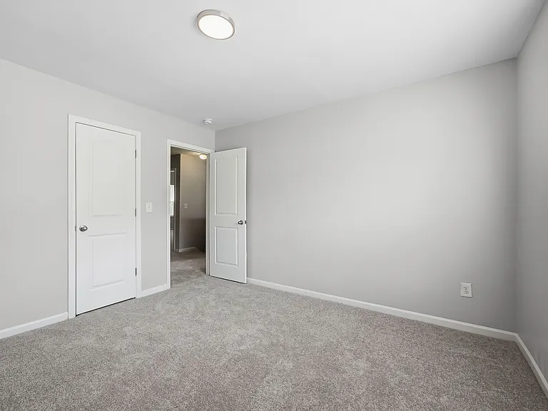 152 Evvalane Dr — Photo 12