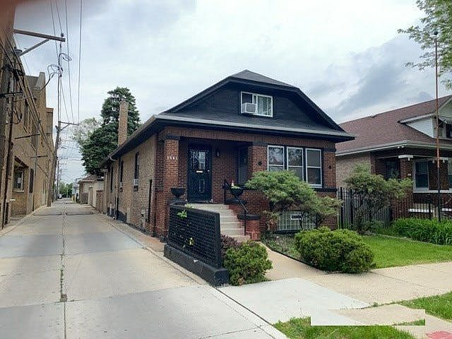 2nd image of 1541 N Leclaire Ave