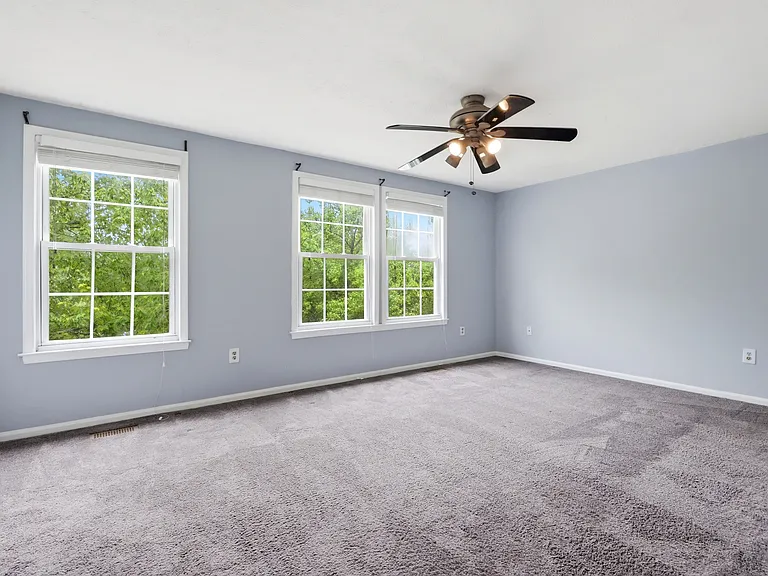 57 Shrewsbury Ct — Photo 16