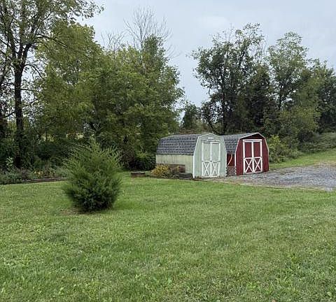 3rd image of 2548 Limekiln Rd