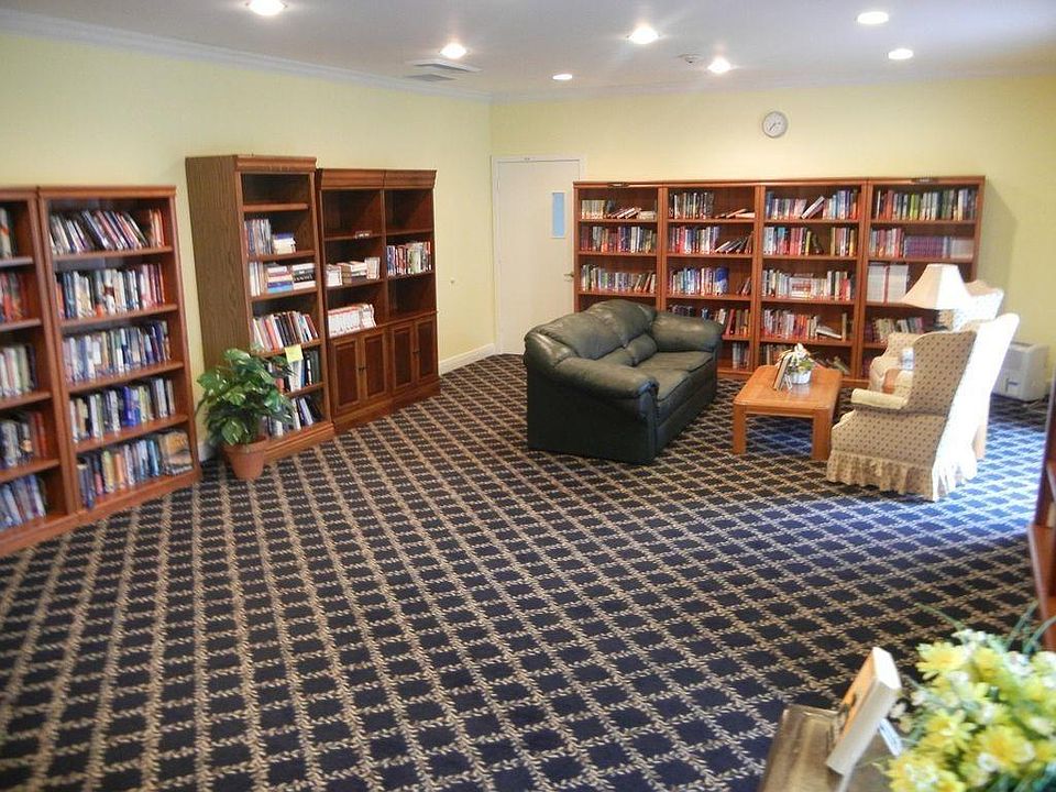 2nd image of 719 Nantucket Cir