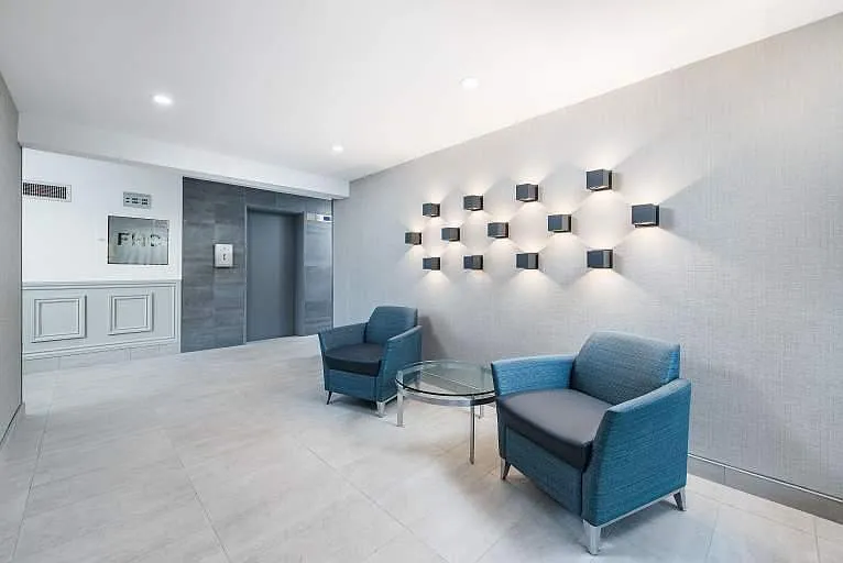 66 Spadina Rd — Photo 17