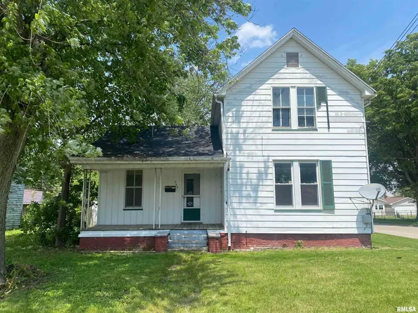 767 E Chestnut St, Canton, IL 61520