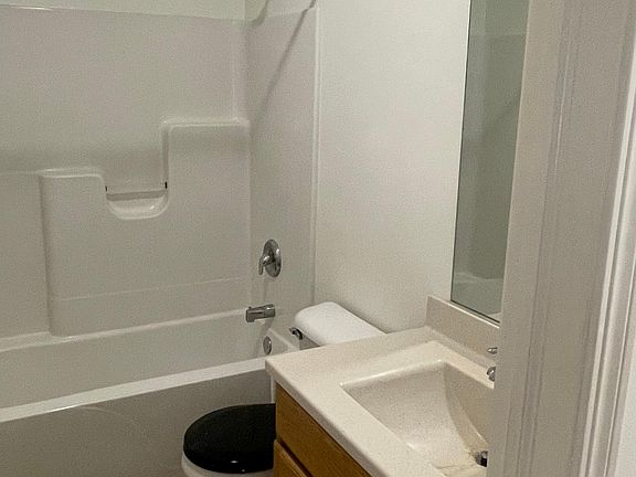 Lower Bath Rm