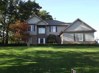 9887 Wynbrook Ln, Howell, MI 48843