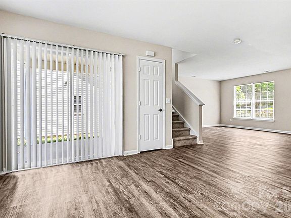 5th image of 4034 Woolcott Ave