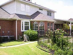 5th image of 301 Chestnut Cove Cir